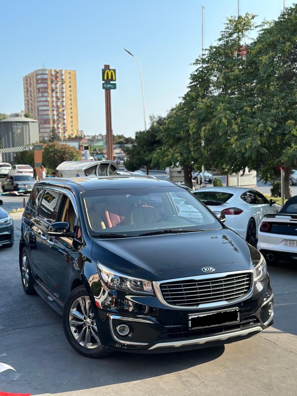 Kia carnival